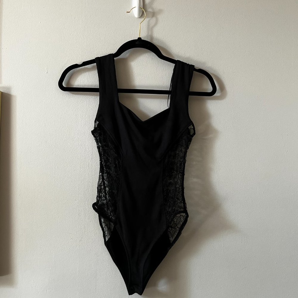 NWT Zara Bodysuit with Lace Side Panel Contour